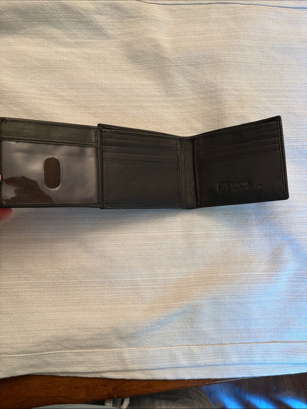 Mens Stone Mountain Leather Wallet - Picture 3 of 8